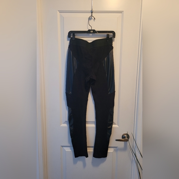 BCBGmaxazria Mari Black Two Tone Faux Leather & Fabric Leggings Size Medium - Picture 4 of 6